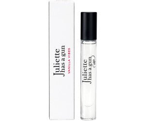 Juliette Has a Gun Vanilla Vibes 4ml 0.135 fl. oz. offizielle Parfümprobe, Juliette Has a Gun Vanilla Vibes 4ml 0.135 fl. oz. officiellt parfymprov, Juliette Has a Gun Vanilla Vibes 4ml 0.135 fl. oz. officiel parfumeprøve, Juliette Has a Gun Vanilla Vibes 4ml 0.135 fl. oz. officieel parfumstalen, Juliette Has a Gun Vanilla Vibes 4ml 0.135 fl. oz. muestra de perfume oficial,